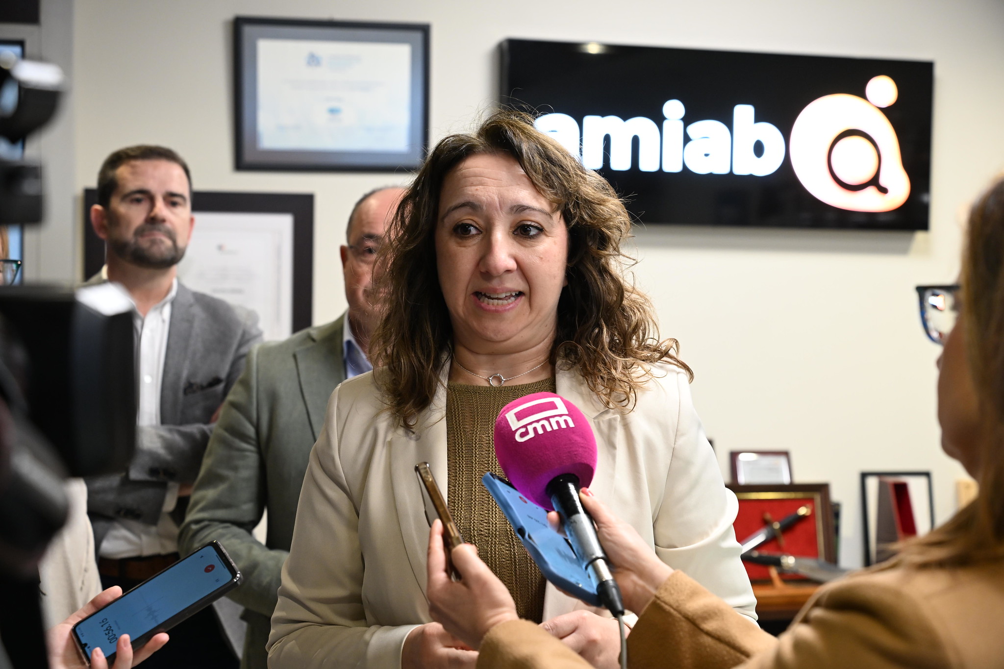 directora general de Empleo, Elena García Zalve, ha visitado las instalaciones de amiab en Romica – Albacete. Fotos JCCM1