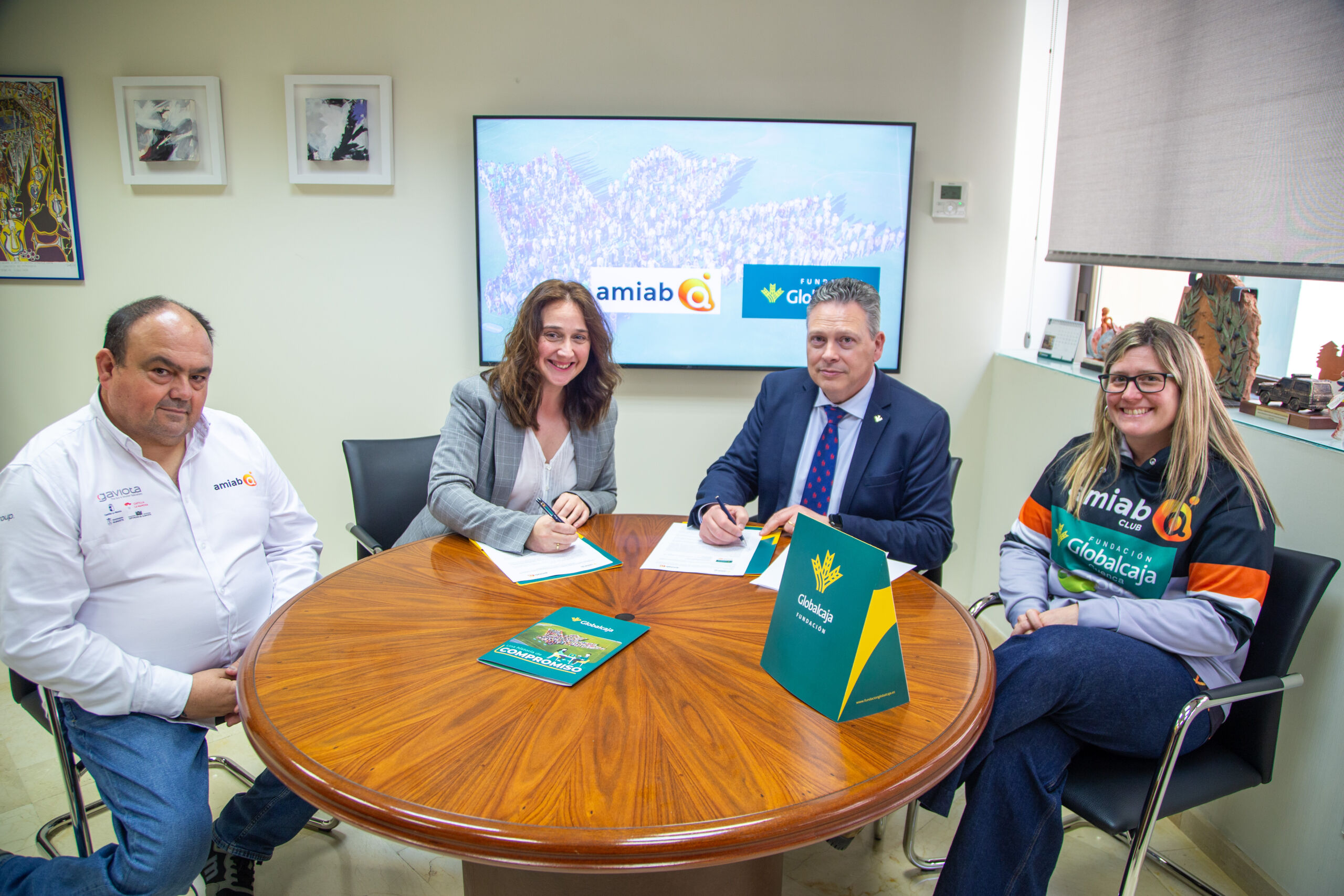 La Fundación Globalcaja apoya el crecimiento del deporte inclusivo de amiab en Cuenca