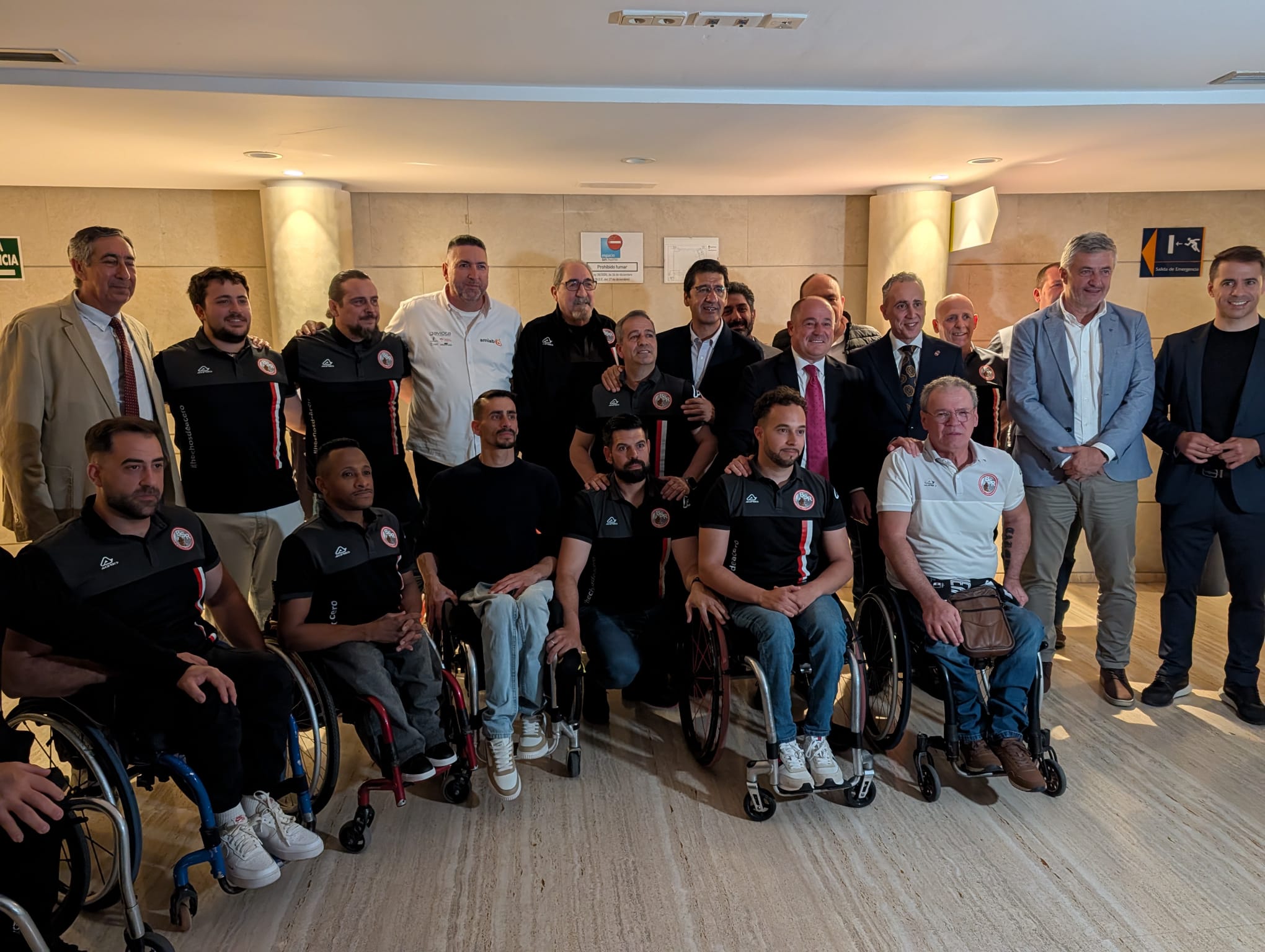 Emilio Sáez, presidente de amiab, felicita al BSR amiab Puertollano por su 20 aniversario