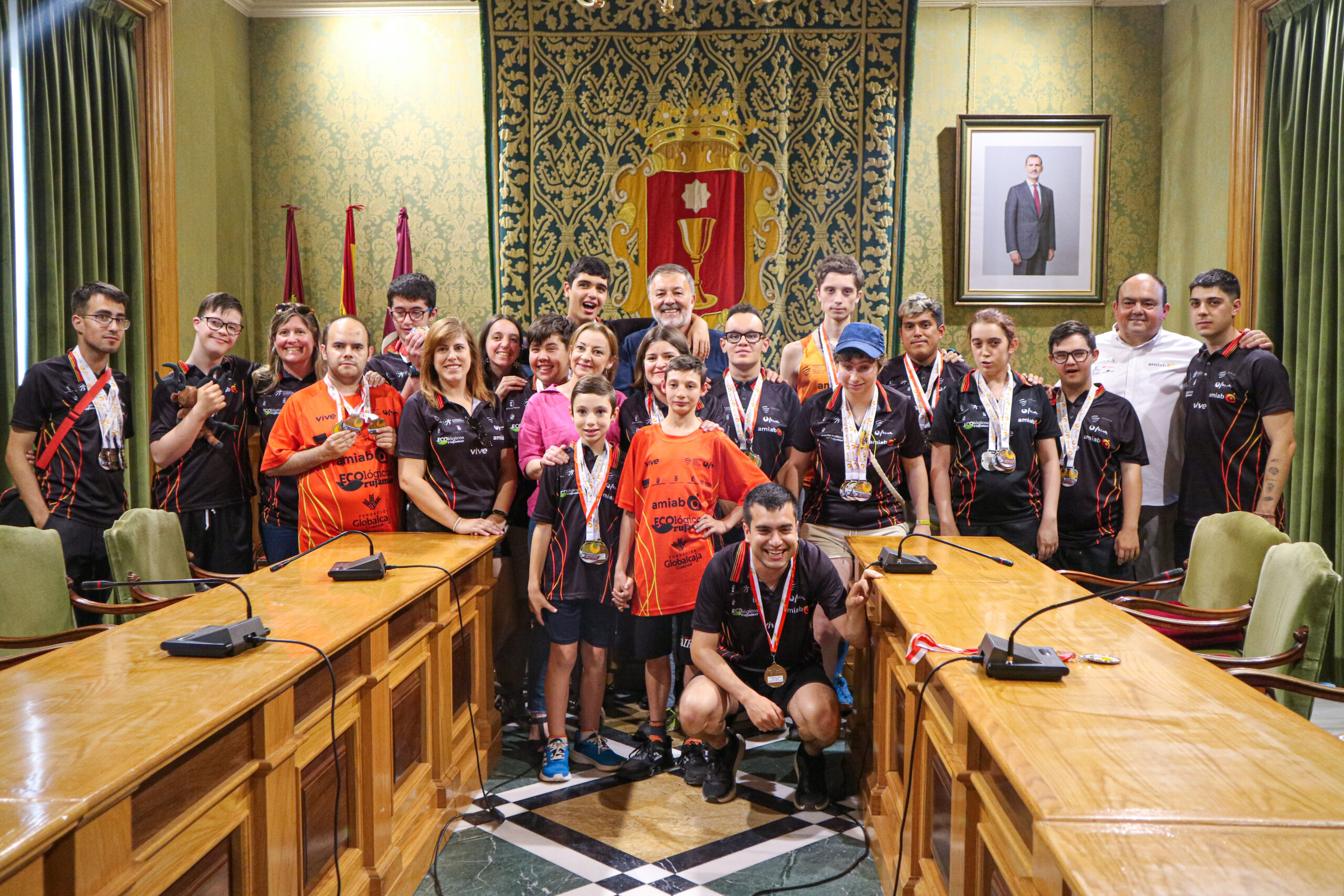 Dolz felicita al club deportivo amiab por su medio centenar de medallas y cinco podios logrados en el Campeonato de Atletismo de FECAM