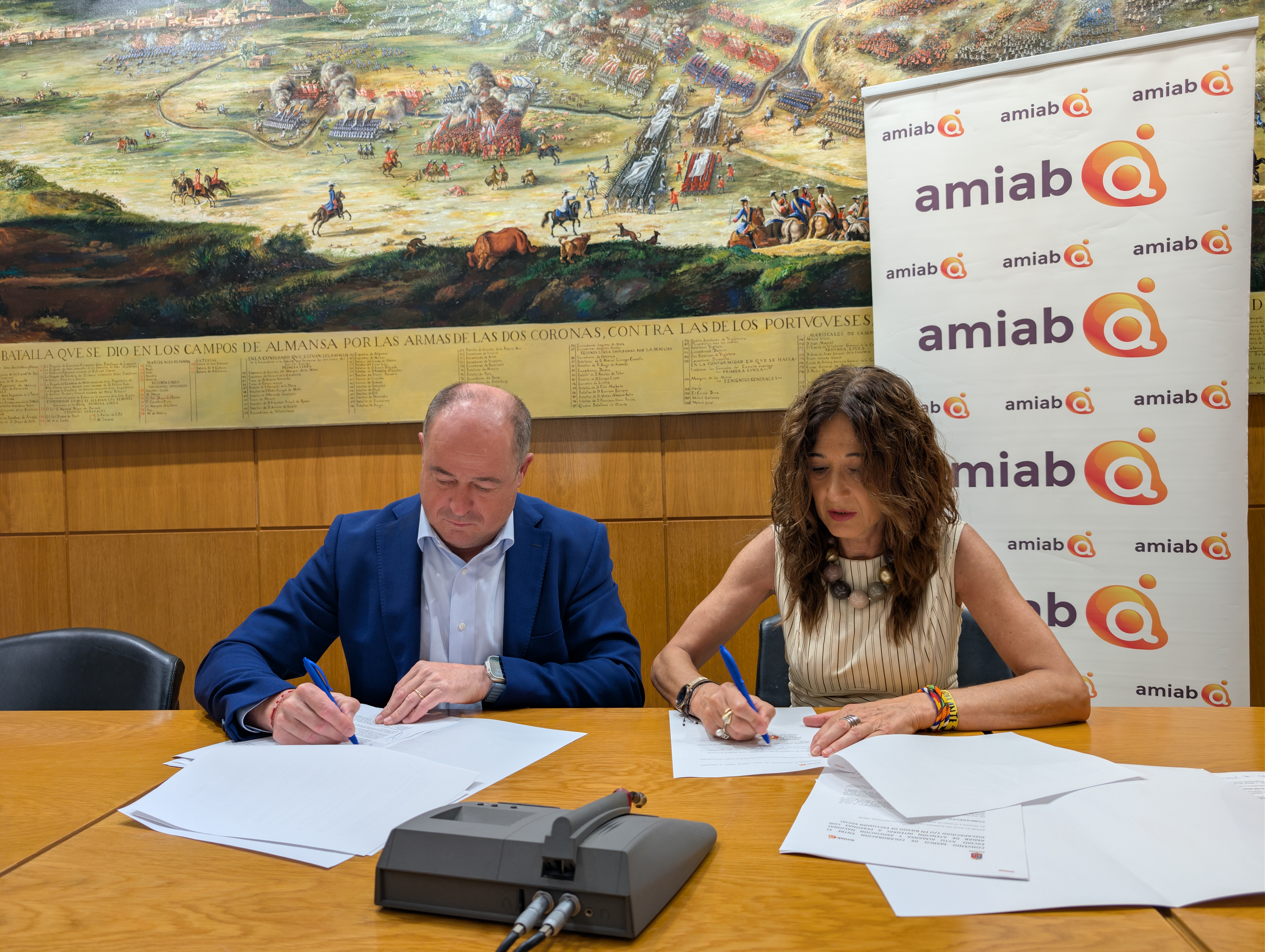 La entidad amiab y el Ayuntamiento de Almansa firman un convenio de colaboración a favor de las personas en situación de vulnerabilidad