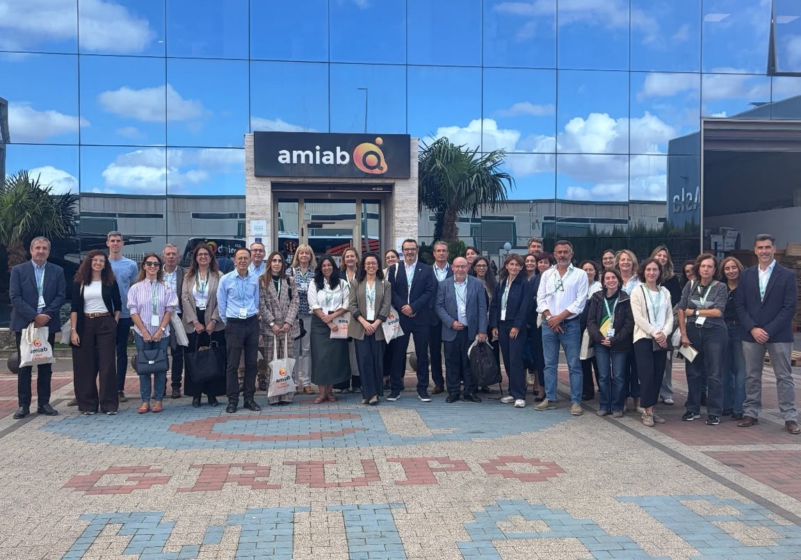 amiab participa en una jornada sobre sostenibilidad y recibe la visita de las Cátedras de Sostenibilidad